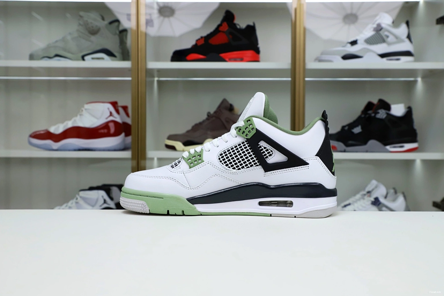 4 AIR JORDAN 